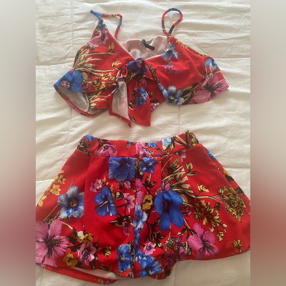 Matching Floral Crop Set